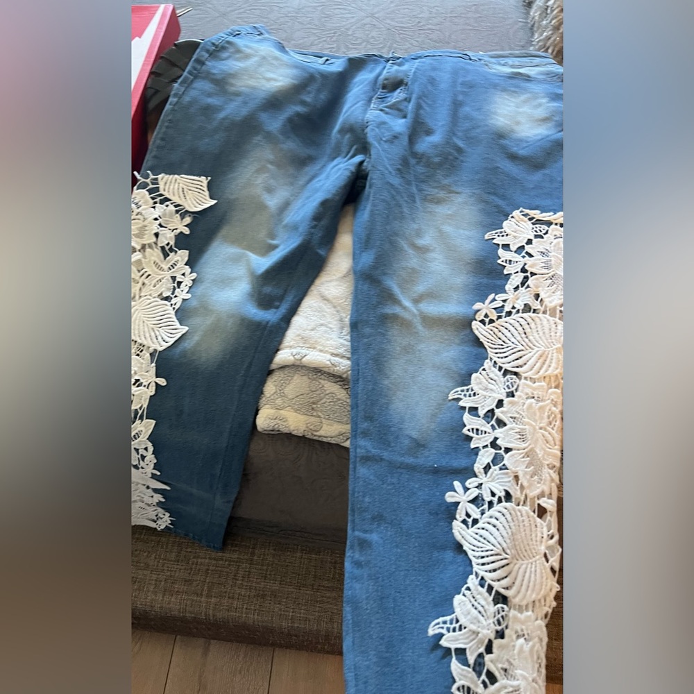 NEW never worn Woman’s Jeans